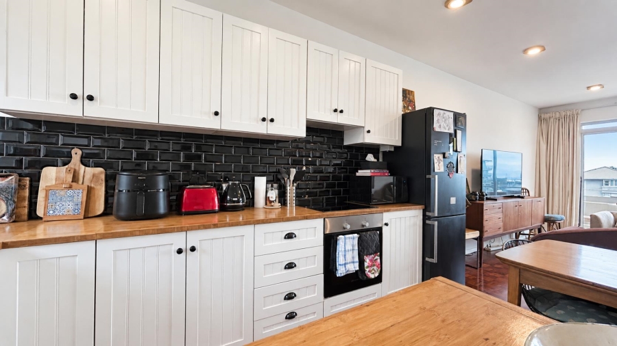 2 Bedroom Property for Sale in Green Point Western Cape
